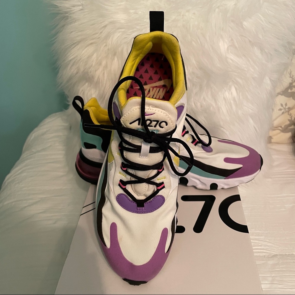Nike Air Max 270 React (Geometric Abstract) Men’s 9.5, fits women’s 11